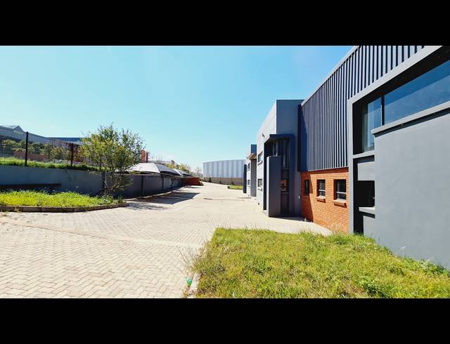 2,275M² WAREHOUSE TO LET IN COSMO BUSINESS PARK